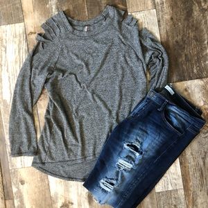 Women’s Poof long sleeve shirt.